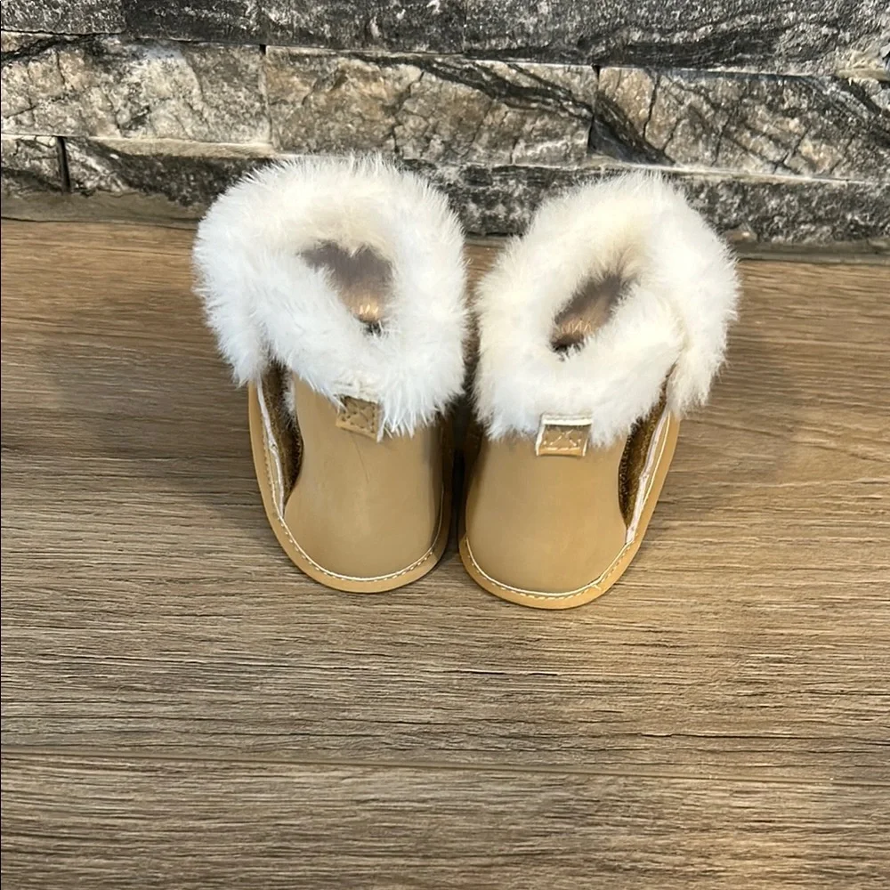 NWOT Carters 3-6 month Cozy Tan Baby girl Boots‎
